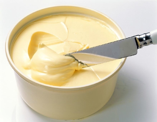 67784-82-1 Food Grade Emulsifier Polyglycerol Esters Of Fatty Acids PGE E475 Yellowish Powder